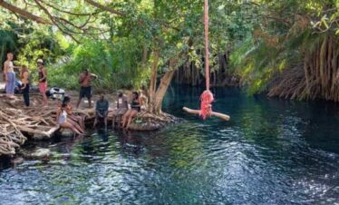 Chemka hot spring day trip